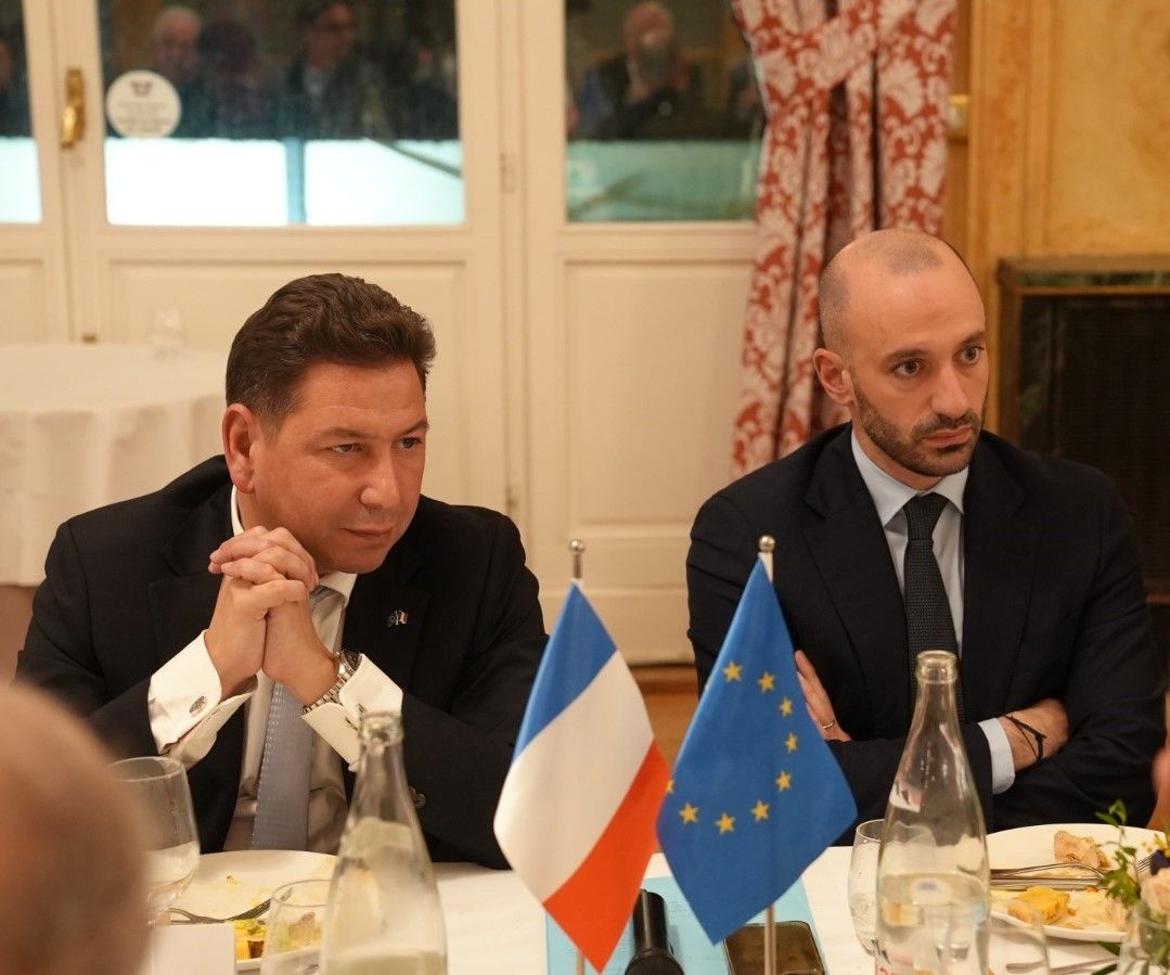 Réunion diplomatique